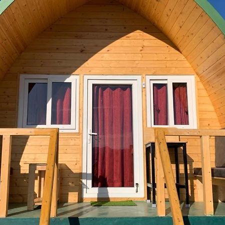 Cozy Capsules - Modern Hut Panzió Kukkal Kültér fotó